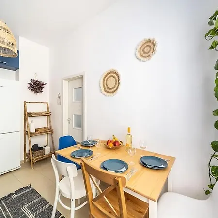 Bohohome 2 Next To The Main Street דירה סופיה