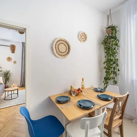 Bohohome 2 Next To The Main Street Апартаменты София